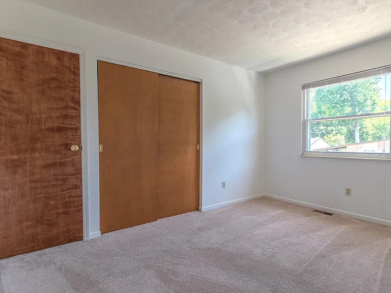 1047 Alpine Ct — Photo 12