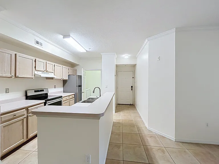 5608 Pinnacle Heights Cir #202 — Photo 4