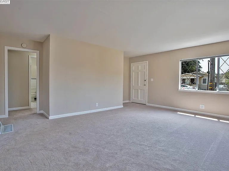 250 Medford Ave — Photo 4