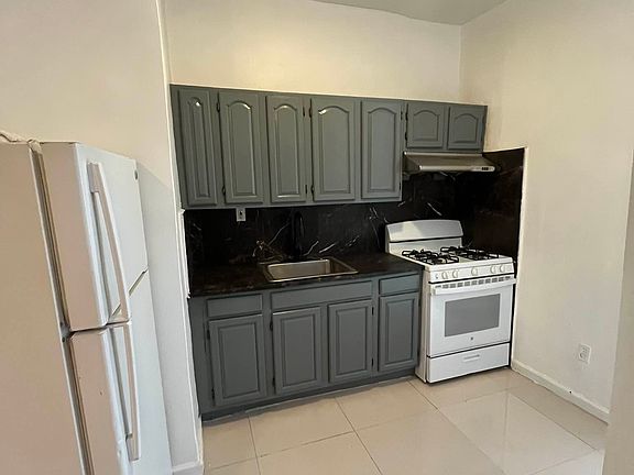 4th image of 1770 Broadway #2