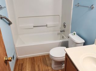 1106 Cottage Cv, Elgin, IL 60123