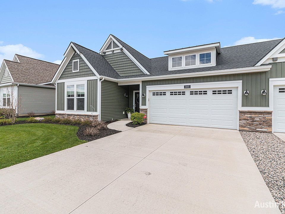 1st image of 3015 Isle Grand Dr NE
