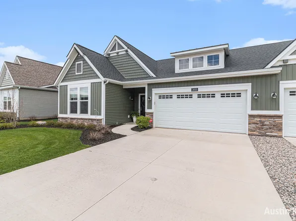 3015 Isle Grand Dr NE, Belmont, MI 49306