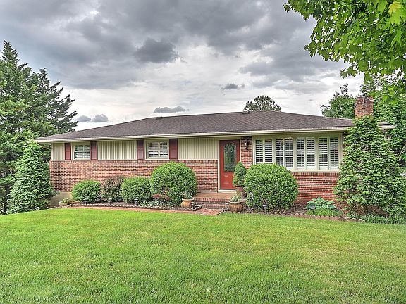 2nd image of 411 Suburbia Dr