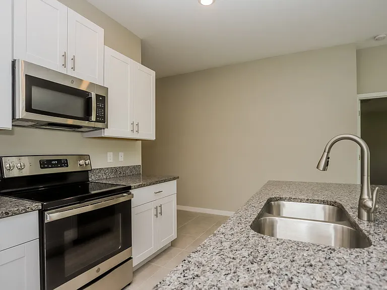 15306 Miller Creek Dr — Photo 6