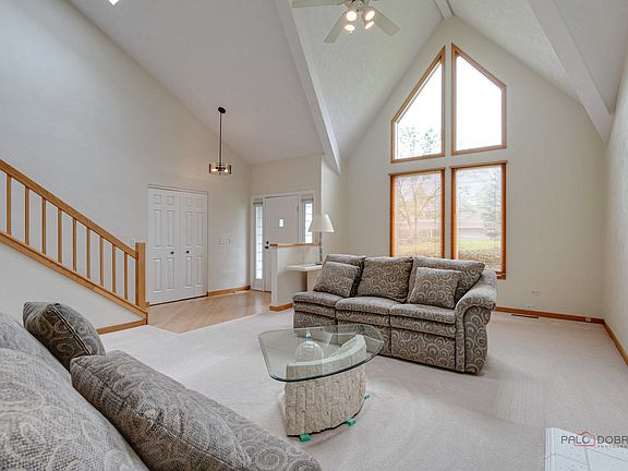 4th image of 389 Kerry Way