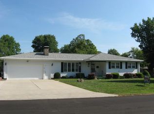 44 Berry Dr, Decatur, IL 62526