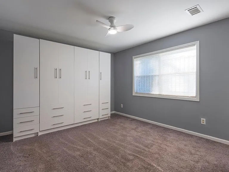 939 Kings Grant Dr NW — Photo 4