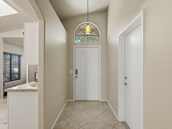 5th image of 2412 E ROSEMONTE Drive