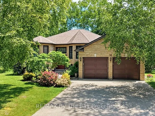 54 Fairway Cres, Wasaga Beach, ON L9Z 1B8
