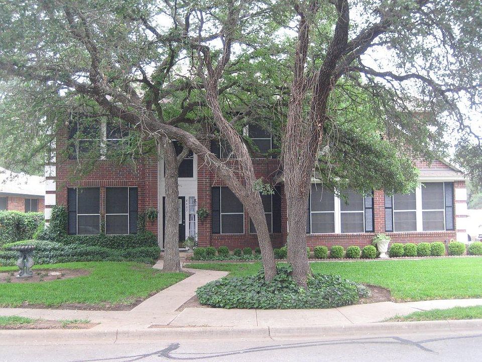 2nd image of 8007 Taranto Dr