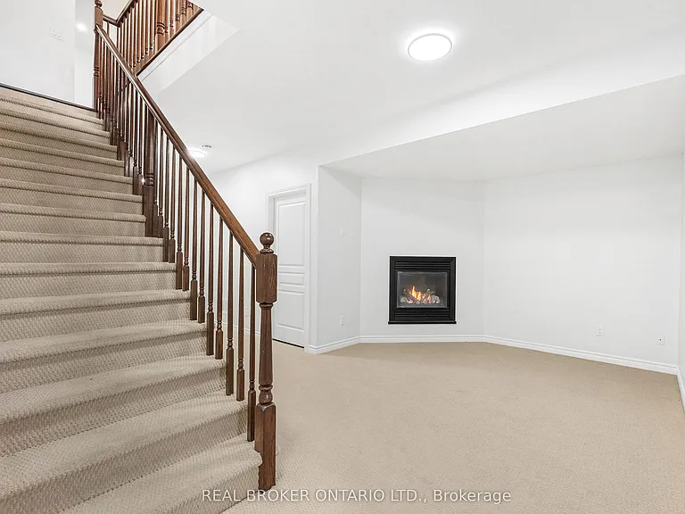 43 Claridge Dr — Photo 23