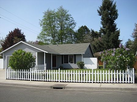 1st image of 10704 NE 93rd St