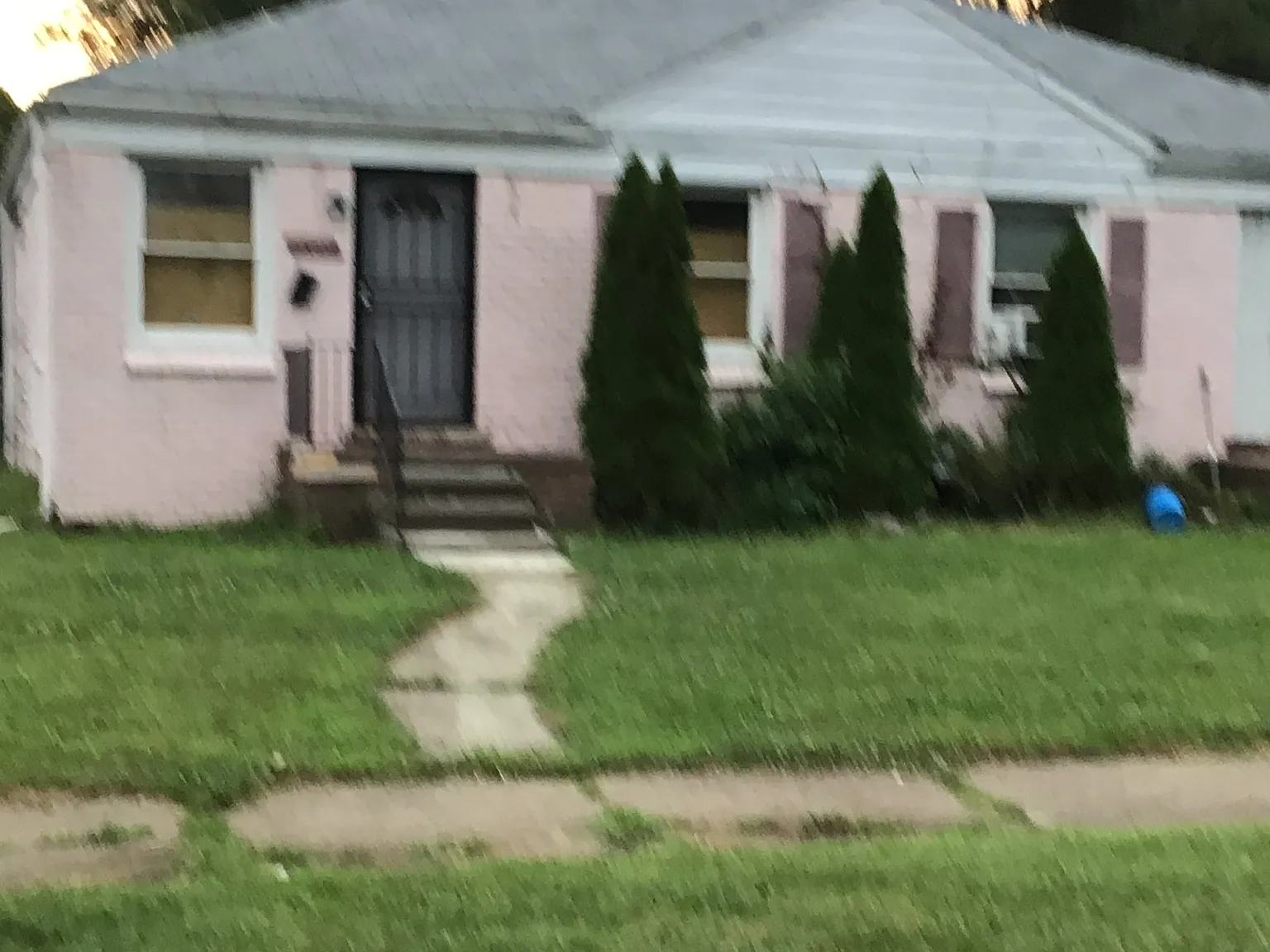 2 bed, 800 sqft, $1,000 — Photo 1
