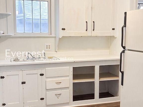 3rd image of 801 Smith St
