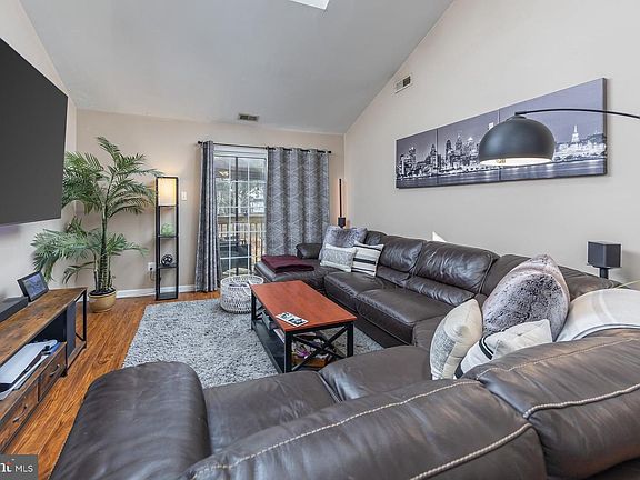 3rd image of 1147 Tristram Cir