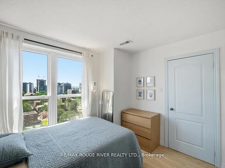 135 James St S #1401 — Photo 22