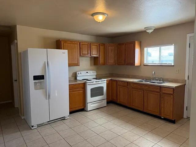3 bed, 1007 sqft, $1,100 — Photo 4