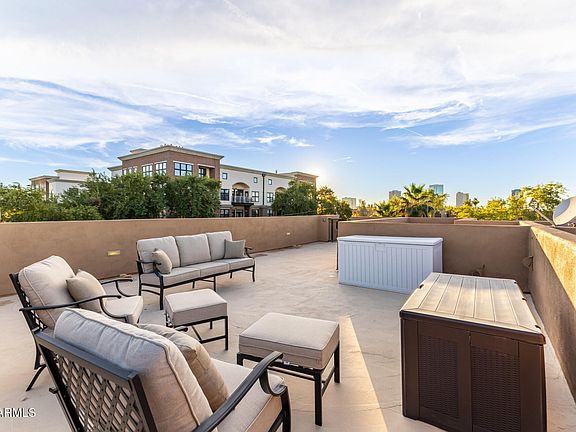 5th image of 920 E MITCHELL Drive #101