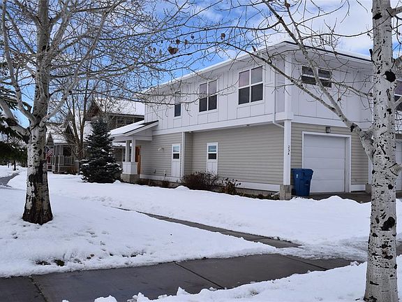 3rd image of 25 Clifden Dr APT A
