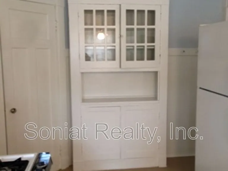 5324 Prytania St — Photo 10