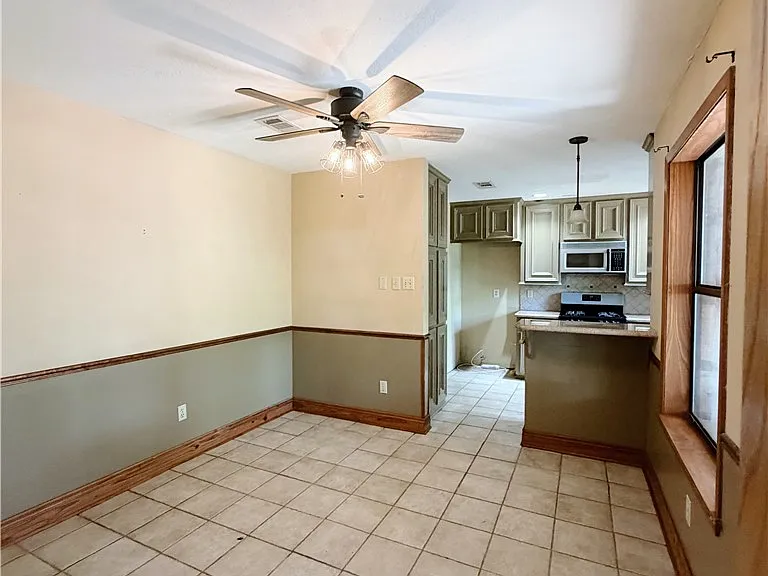 2706 Red Hill Dr — Photo 8