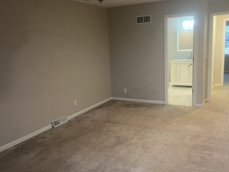 845 E Pinewood St — Photo 16