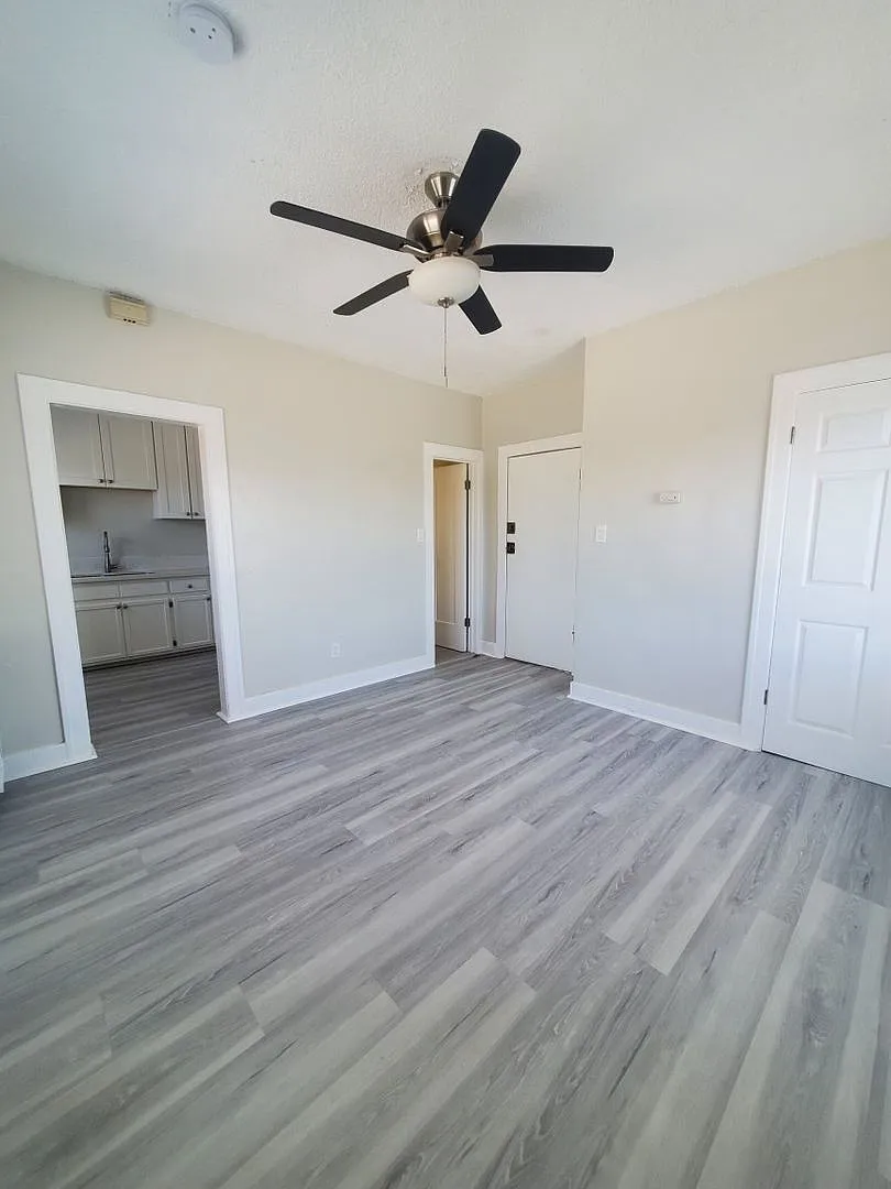 Studio, 1.0 bath, 420 sqft, $1,520 — Photo 3