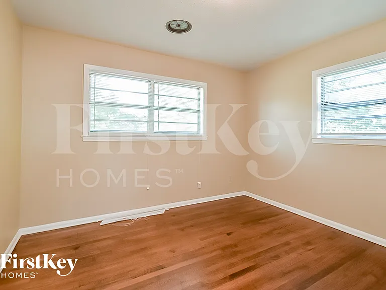 416 Cardinal Dr — Photo 12