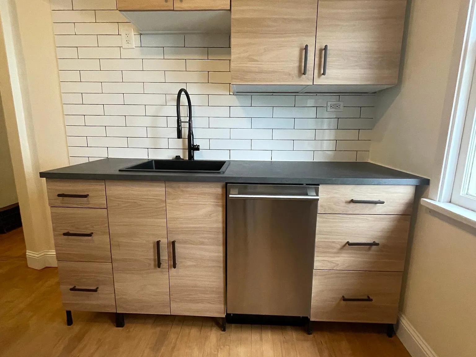 2 bed, 980 sqft, $1,800 — Photo 1