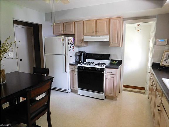2nd image of 24901 Picone Ln