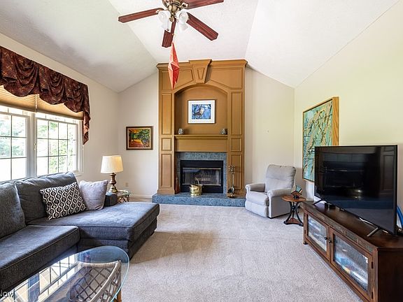 4th image of 13001 E Heather Ln