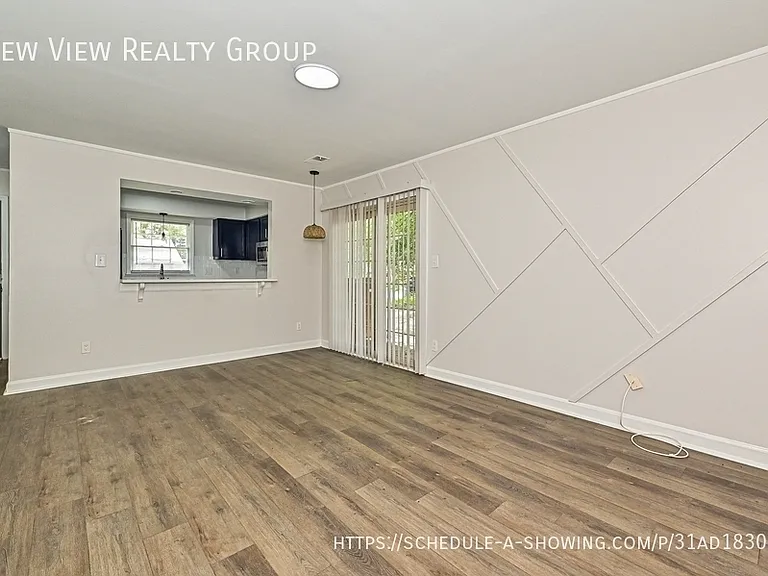 8439 Country Oaks Rd — Photo 5