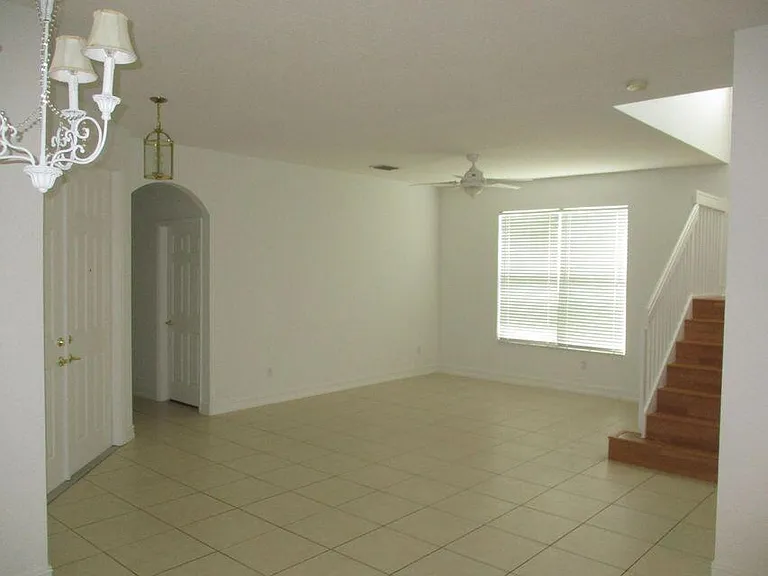 8887 Chestnut Ridge Way — Photo 10