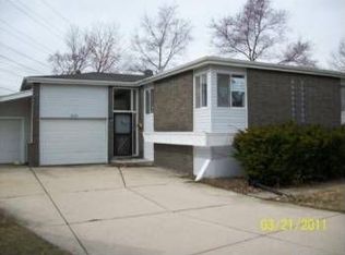 8235 W Maynard Dr, Niles, IL