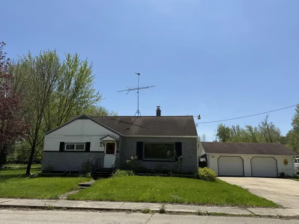515 E Groninger St, Suring, WI 54174