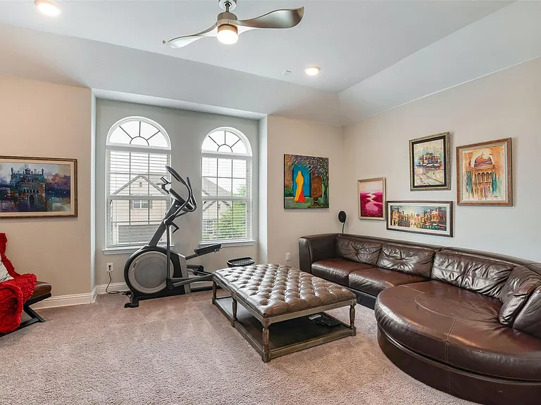 12818 Caterpillar Dr — Photo 24
