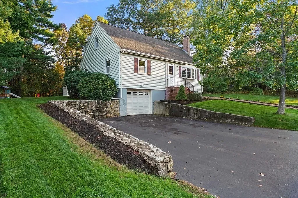 4 bed, 1767 sqft, $4,200 — Photo 2
