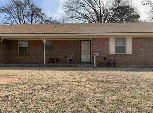 1003 S Preston Rd, Burkburnett, TX 76354