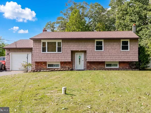 857 7th St, Hammonton, NJ 08037