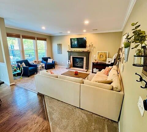 5th image of 1286 Lancashire Dr