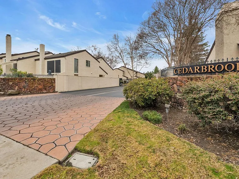 1108 Cedar Creek Dr #1 — Photo 49