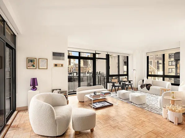 100 United Nations Plz APT 7G, New York, NY 10017