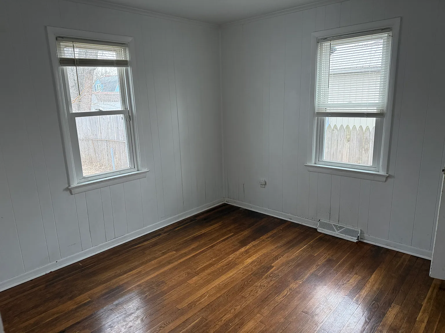 100 Decker St — Photo 2