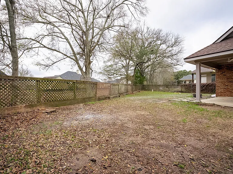 204 Student Dr — Photo 27