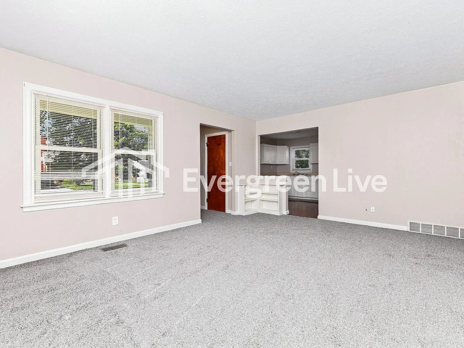 3 bed, 1.0 bath, 1120 sqft, $1,395 — Photo 3