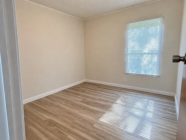 7158 Davis Rd — Photo 10