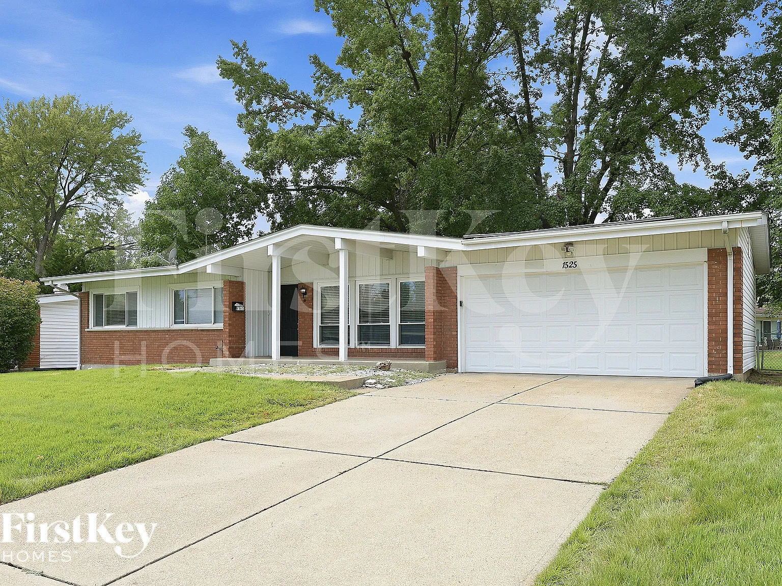 3 bed, 2.0 bath, 1408 sqft, $1,855 — Photo 2
