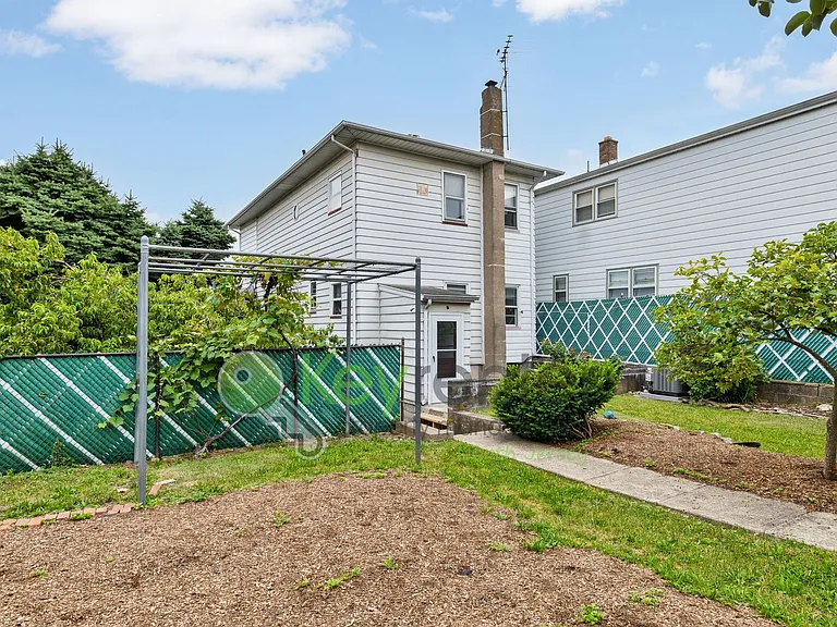 171 Burns Ave — Photo 17