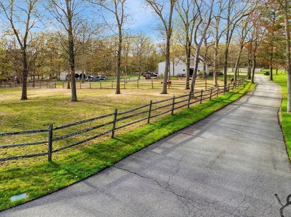 45 Joshua Rd, Wrentham, MA 02093